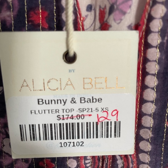 Cute summer tank with tags - Picture 3 of 5